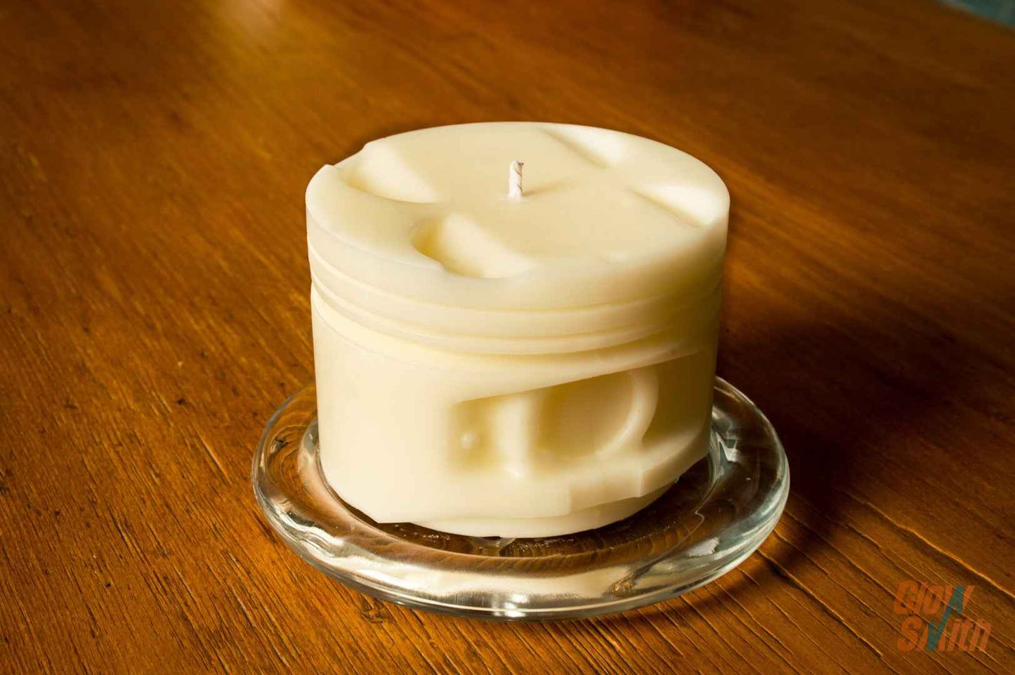 Fresh Linen White Engine Piston Candle – Odour-Eliminating Man Candle
